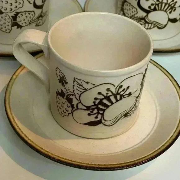 7 cup and saucer sets (14 pcs) Staffordshire Kiln Craft Bramble  stone ware - Picture 5 of 14